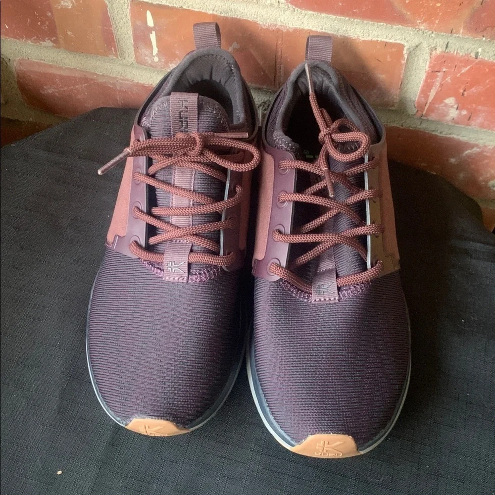 KURU Women’s Atom Sneakers, Size 7